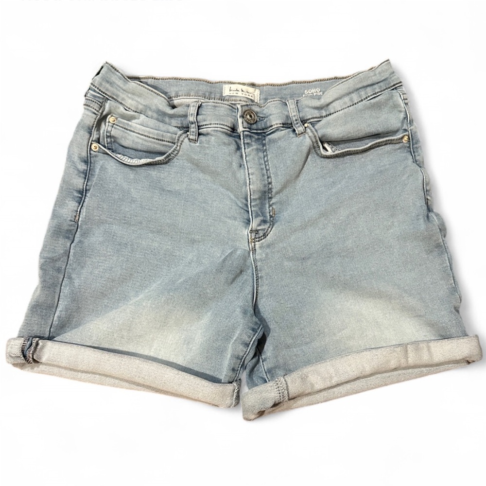 Nicole Miller Women’s High Rise Denim Shorts Size 10 Light Wash Rolled Hem